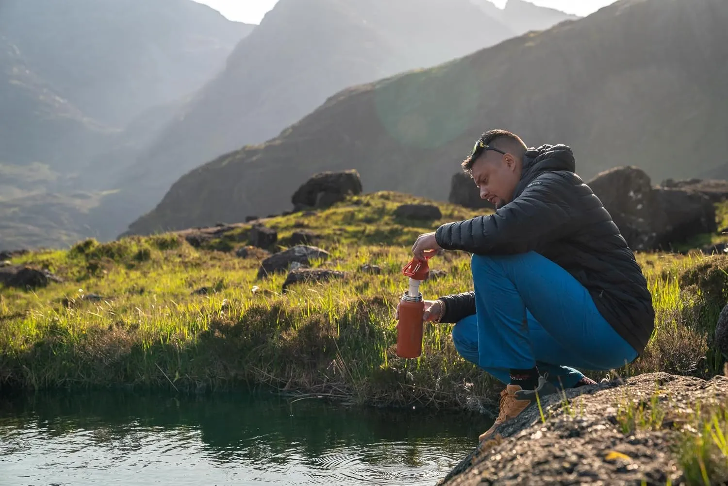 LifeStraw Go Series  Insulated Stainless Steel Water Filter Bottle for Travel and Everyday Use Removes Bacteria, Parasites and Microplastics, Improves Taste, 1L Icelandic Blue