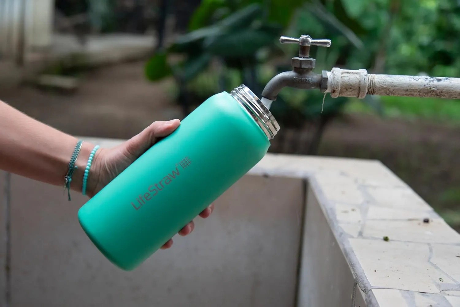 LifeStraw Go Series  Insulated Stainless Steel Water Filter Bottle for Travel and Everyday Use, Removes Bacteria, Parasites and Microplastics, Improves Taste, 24oz Cactus Green